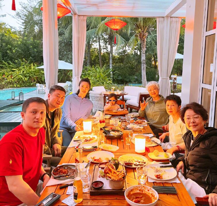 女排袁心玥和丁霞写真照,中国女排袁心玥朱婷秀恩爱