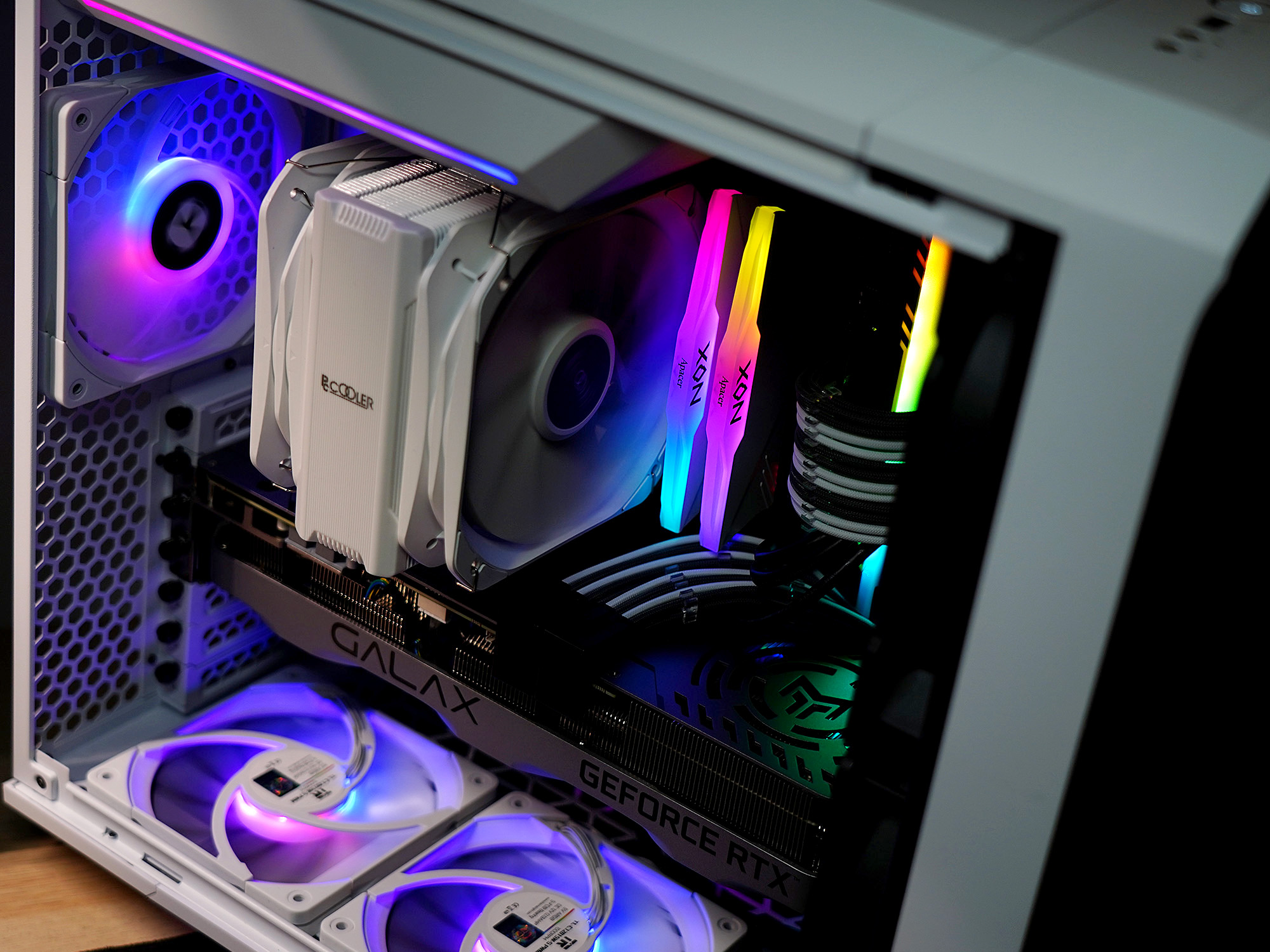 白银经典配色，最强风冷组合，能玩老头环，也是生产力的PC主机