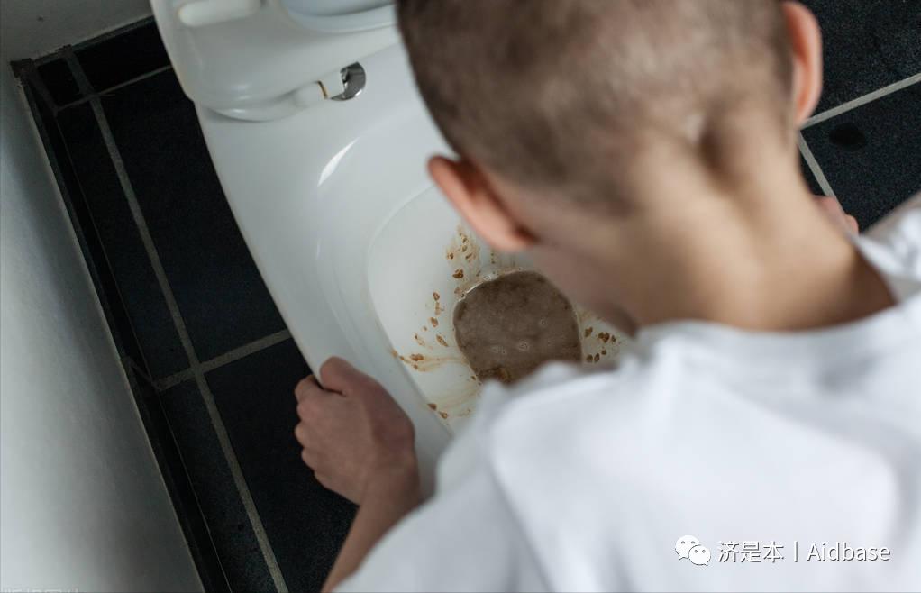 孩子诺如病毒呕吐怎么处理,宝宝感染诺如病毒喝水都吐怎么办