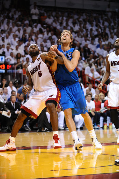 詹姆斯10进总决赛比分,18-19赛季詹姆斯打了几场赢了几场