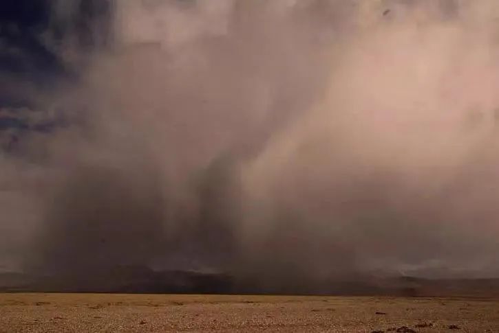 读《北方的空地》：人生才是探险，出世入世，不过一个转身