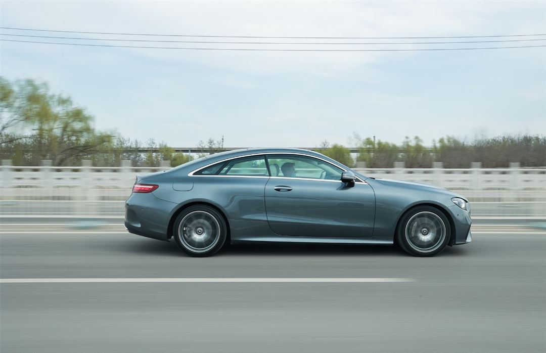 17款奔驰e300coupe试驾,顶级奔驰e轿跑