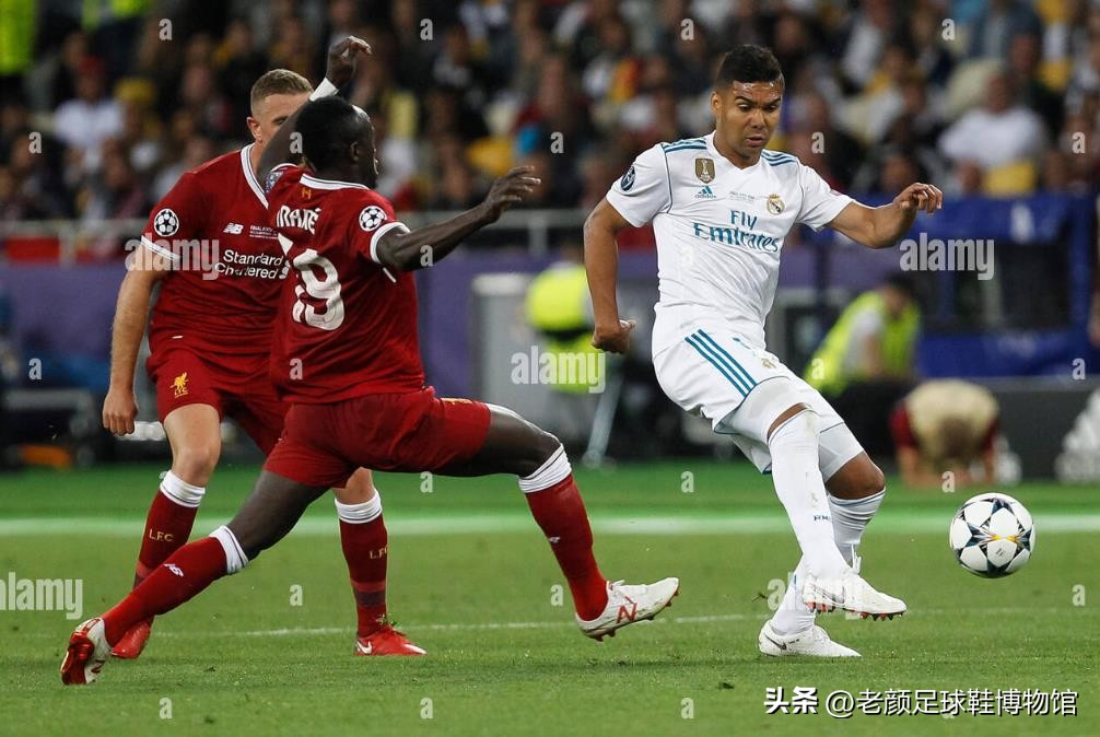 曼联英格兰队双料队长代言，最先将碳板植入足球鞋的品牌是它