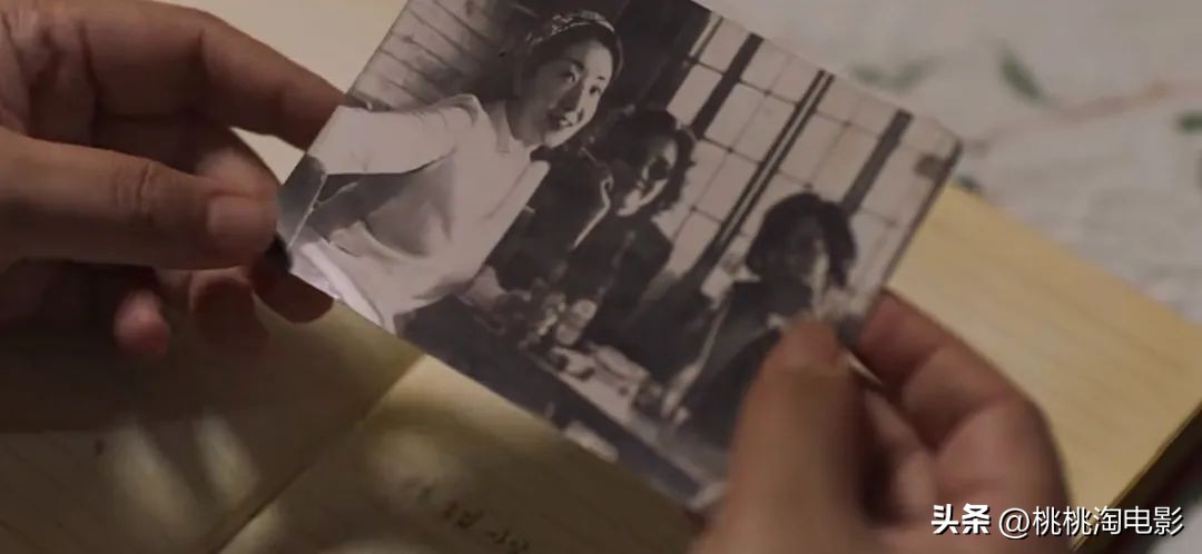 很感动，因为她一直还在坚持