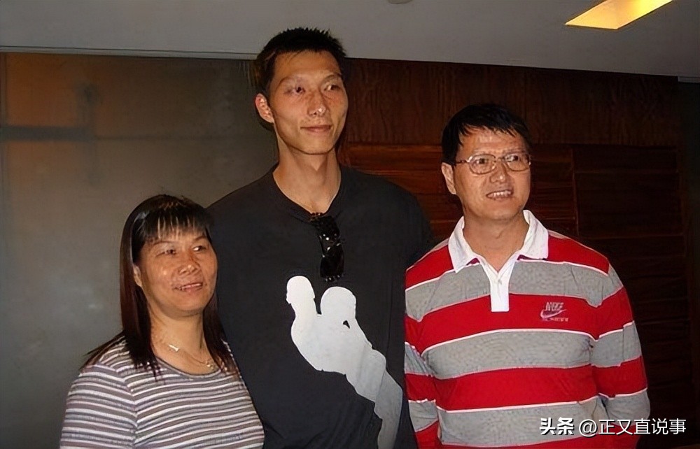 易建联与娇妻荆灵图片,易建联身价上亿迎娶巴西宝贝