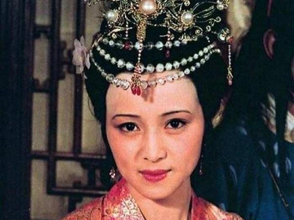 《红楼梦》里探词源：为什么把偷情叫扒灰？