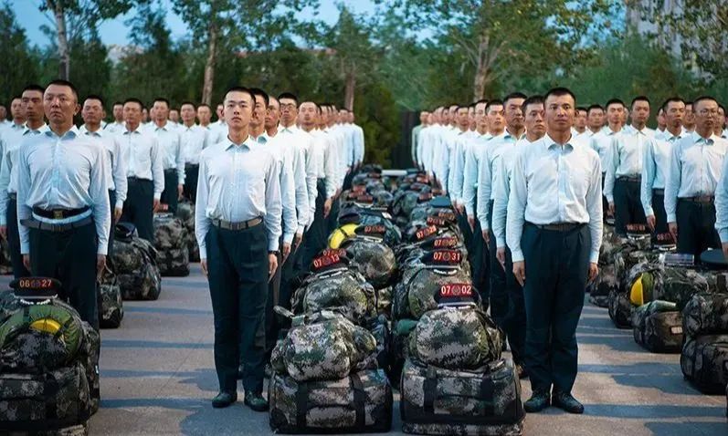 军队文职考什么有条件限制吗,报考军队招聘文职人员怎么样