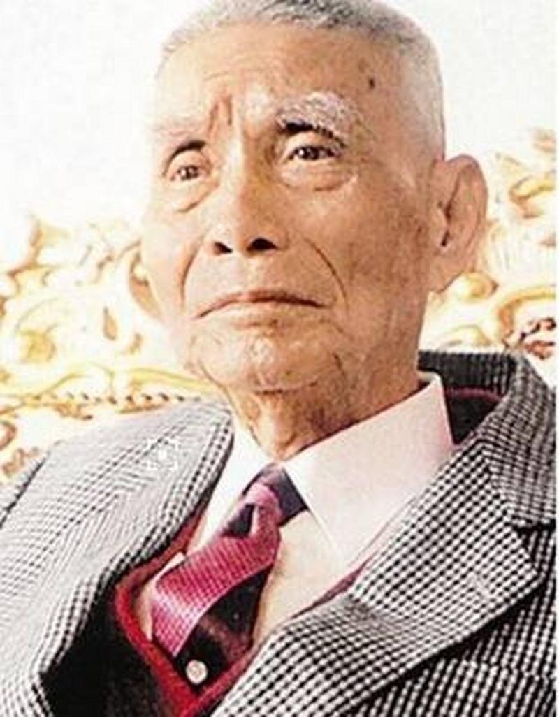 赌王何鸿燊，86万续命针连打11年，800万金丝楠木棺揭开世纪葬礼