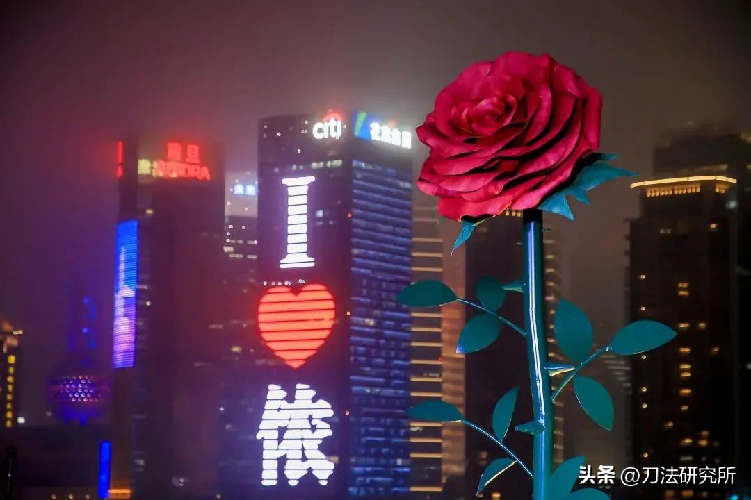 刷屏小红书的「上海玫瑰」，给门店体验营销带来这三点启示