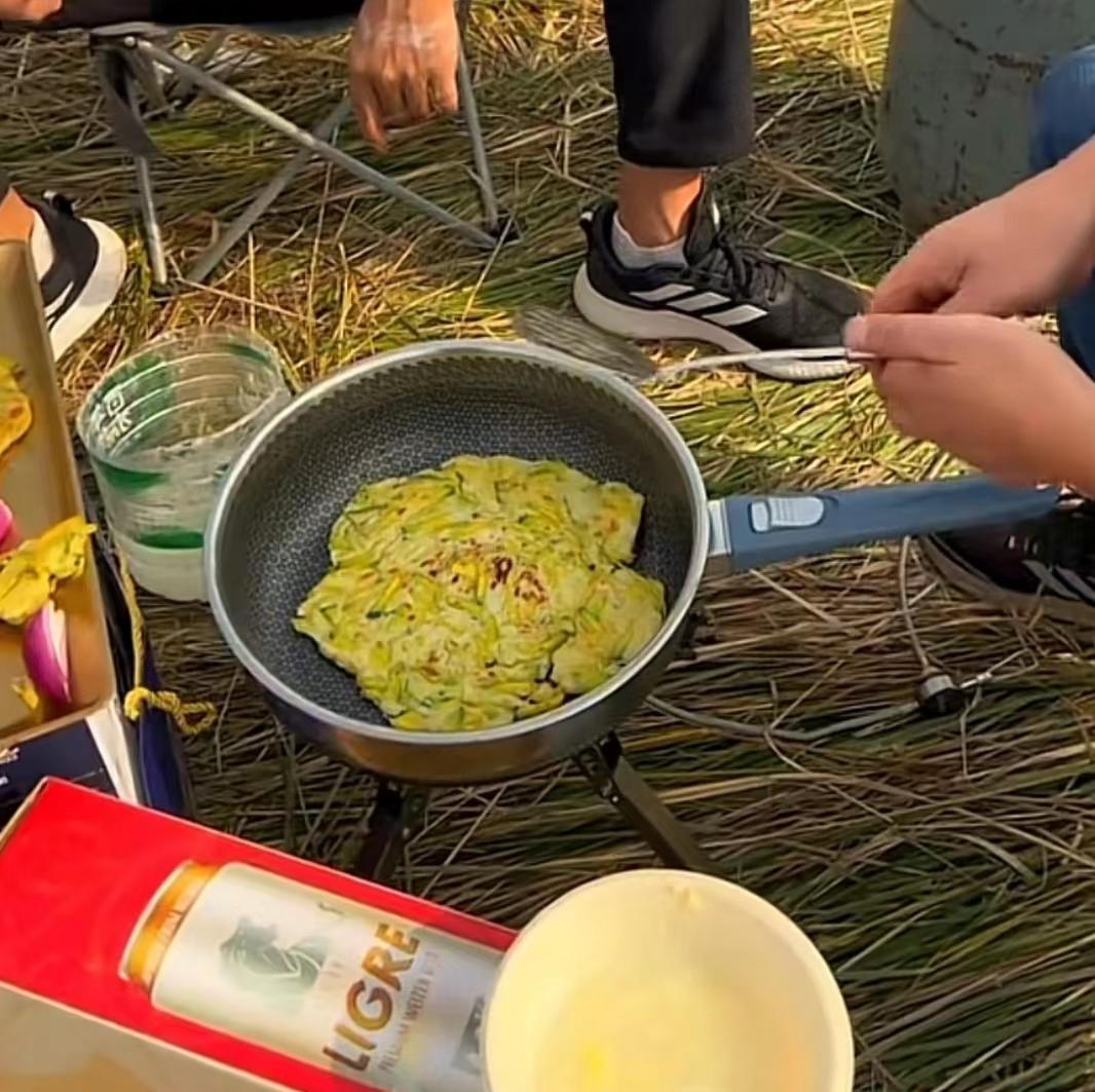 22年郑州5人1狗露营被困22天，靠居民投喂生存，荒野求生结局如何