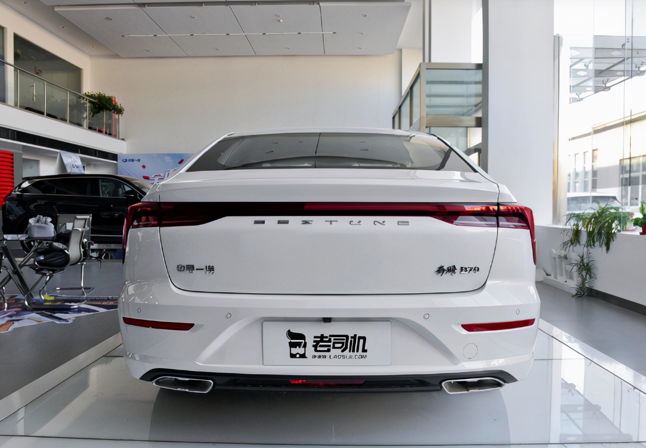 国民新标杆口碑好的中型车奔腾b70,奔腾b70新款2024款值不值得买