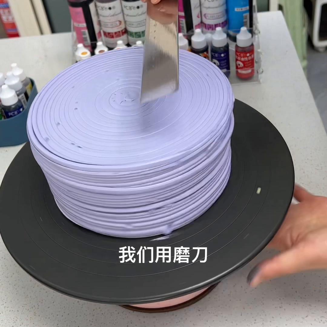 色素又有活动啦哈，一瓶也是五折，两瓶也是五折，再送一个...