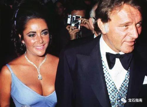 男人买dr钻戒感动,给女人买dr钻戒的男人