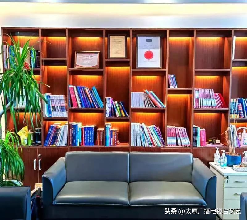 上海博雅高中和上海工商外国语,山西太原翔宇足球俱乐部招生