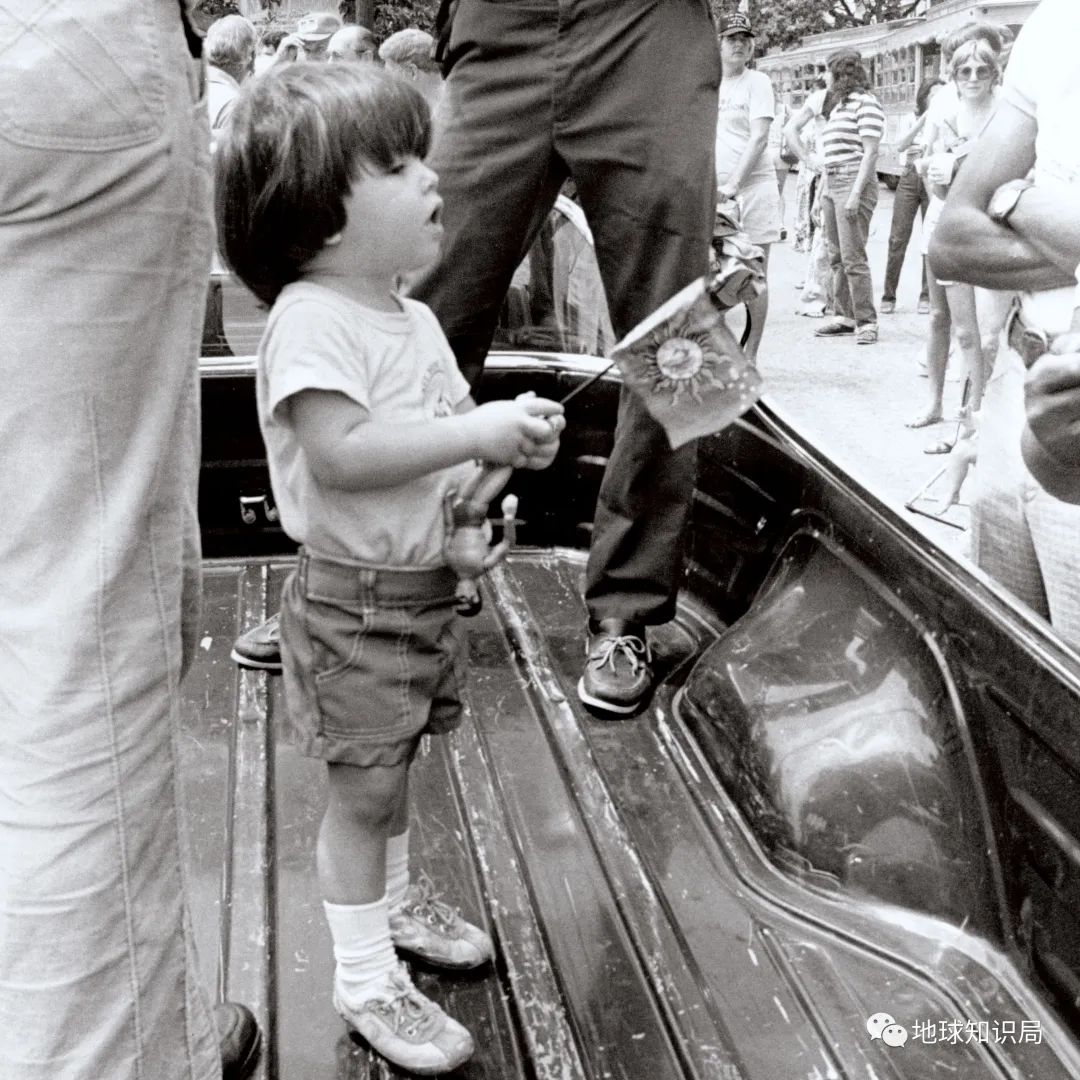 在美国建国中国，坚持了整整一分钟！|地球知识局