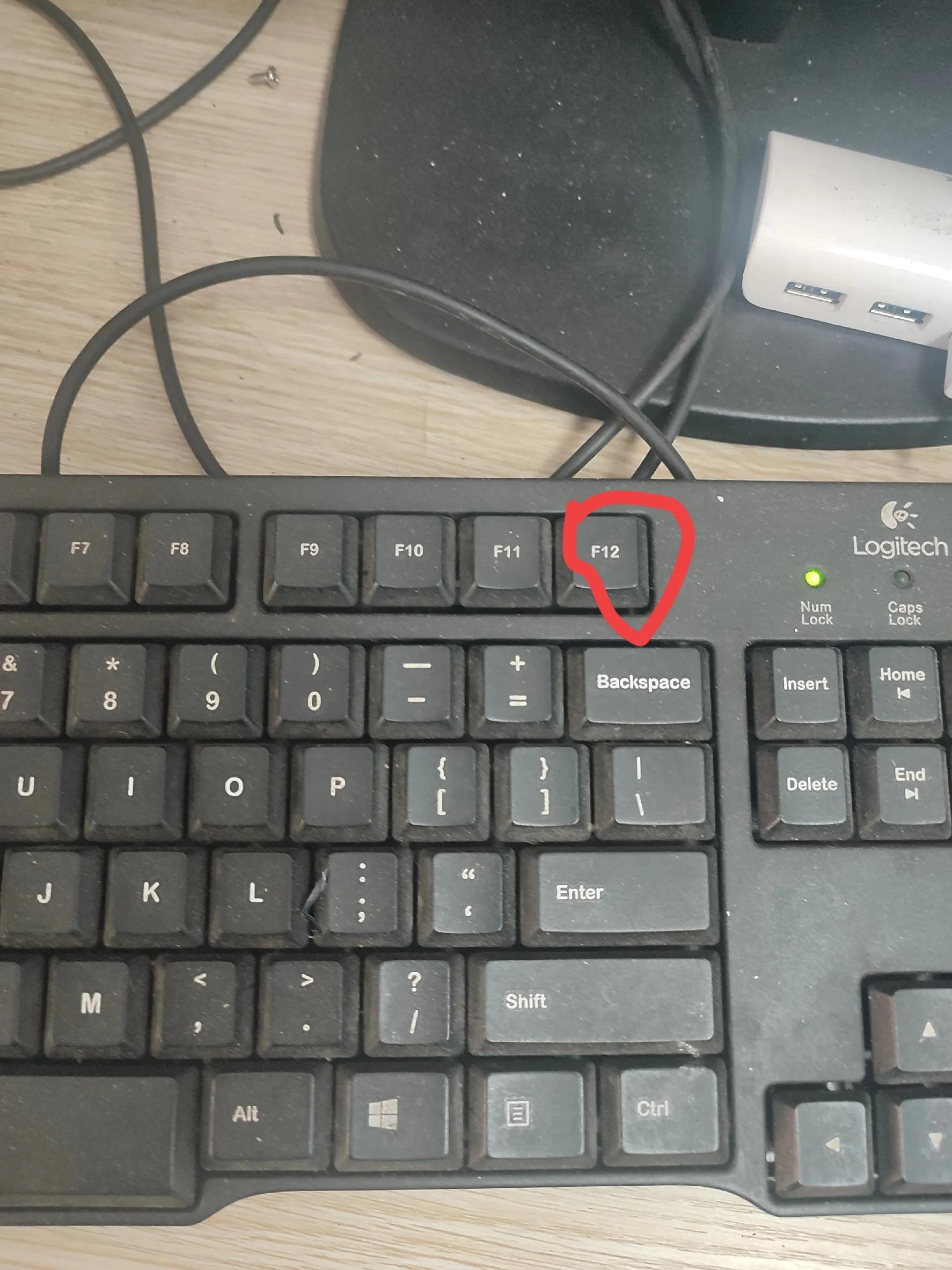 七彩虹主板bios如何设置u盘启动项,七彩虹电脑启动无限进入bios图解