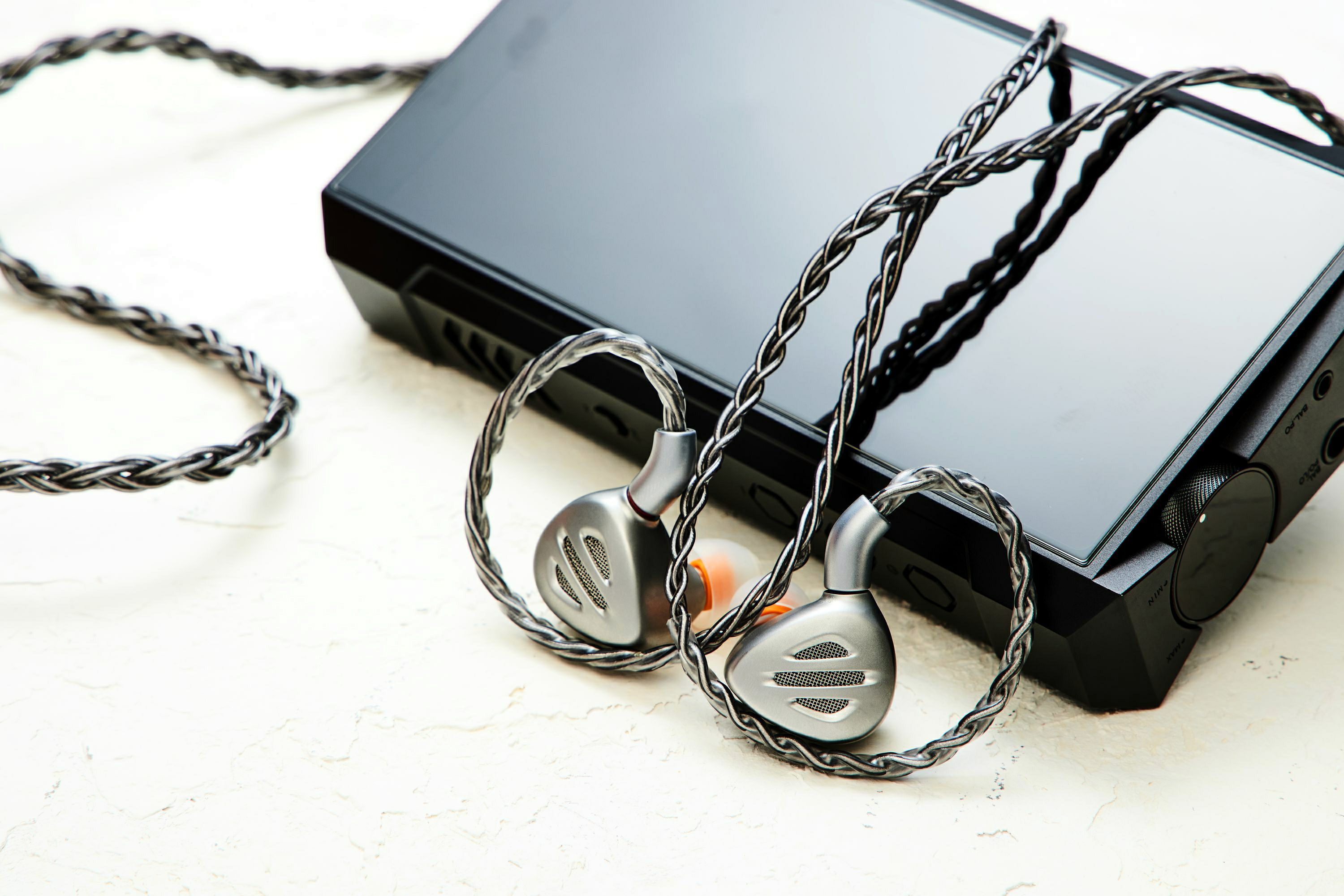 kzast24鍗曞厓鑰虫満涓庨鍌瞗h9瀵规瘮娴嬭瘎,绾挍鍗曞厓鑰虫満