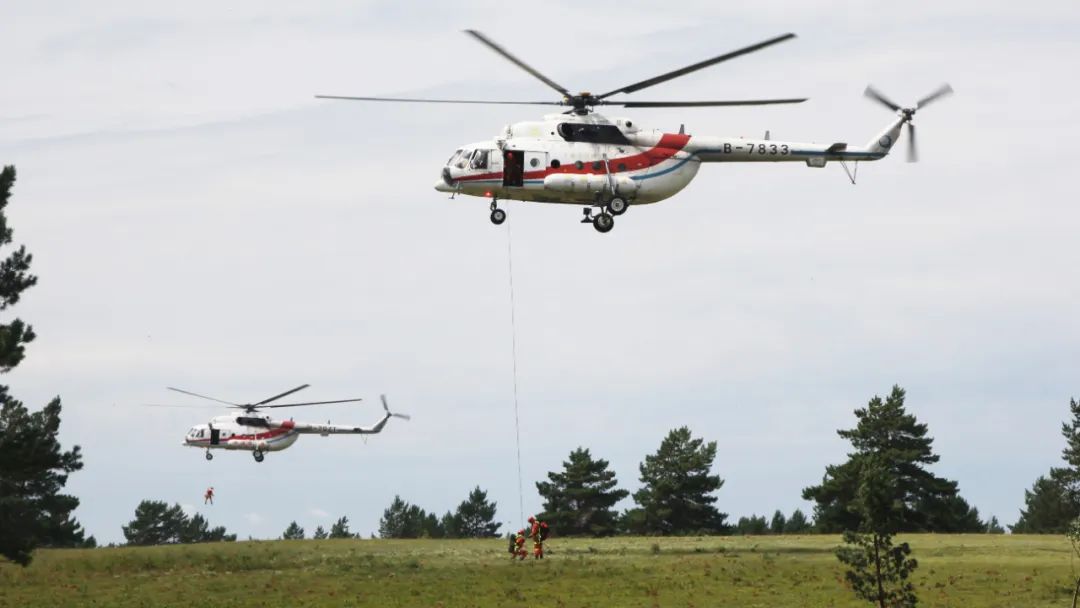 野外驻训体能训练,实战训练铸精兵真枪实弹练本领