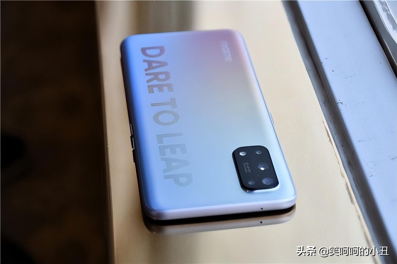 目前性价比高的几款手机推荐,目前性价比最高最好的手机是哪款