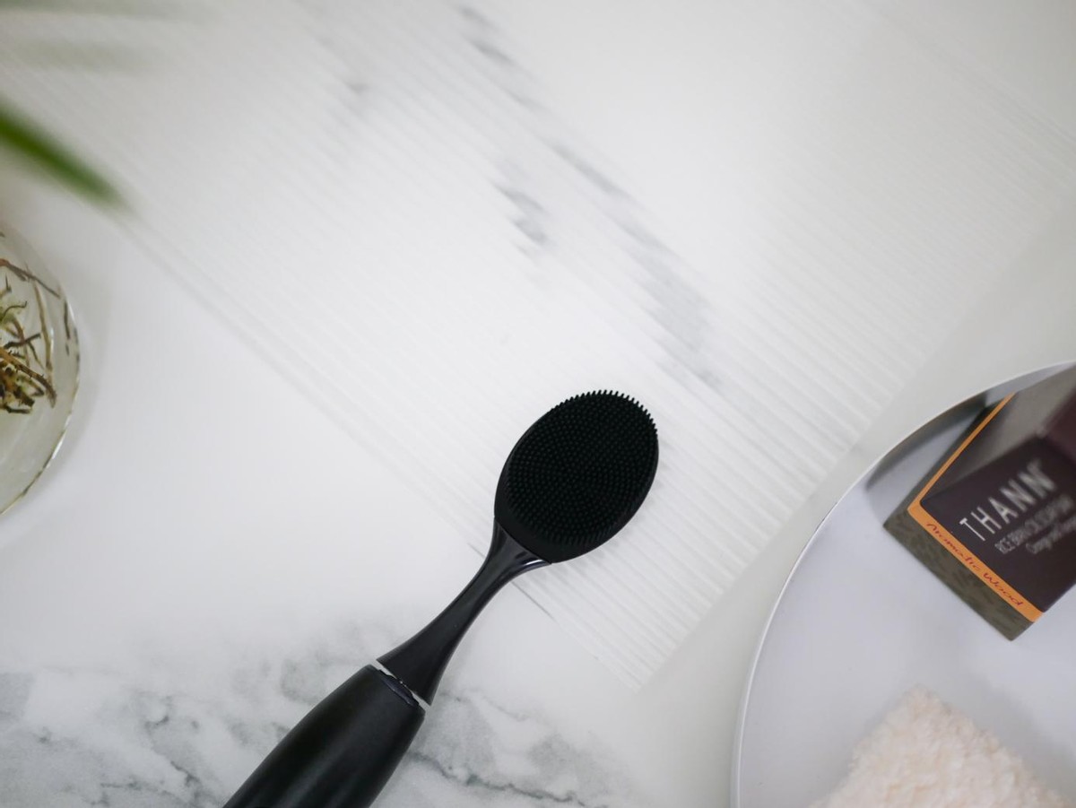 mcomb电动牙刷和usmile电动牙刷,目前哪个牌子的电动牙刷比较好