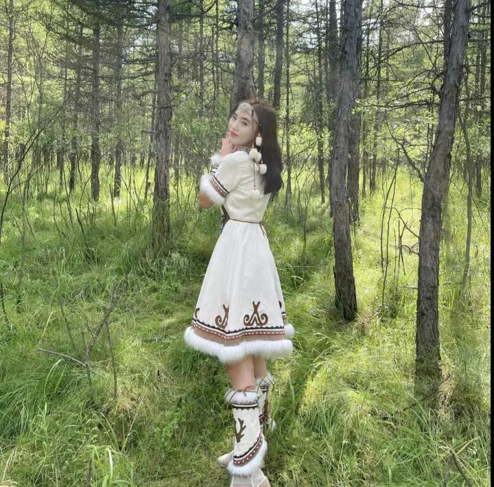 五十六个民族服饰傈僳族,五十六个民族代表服饰图片