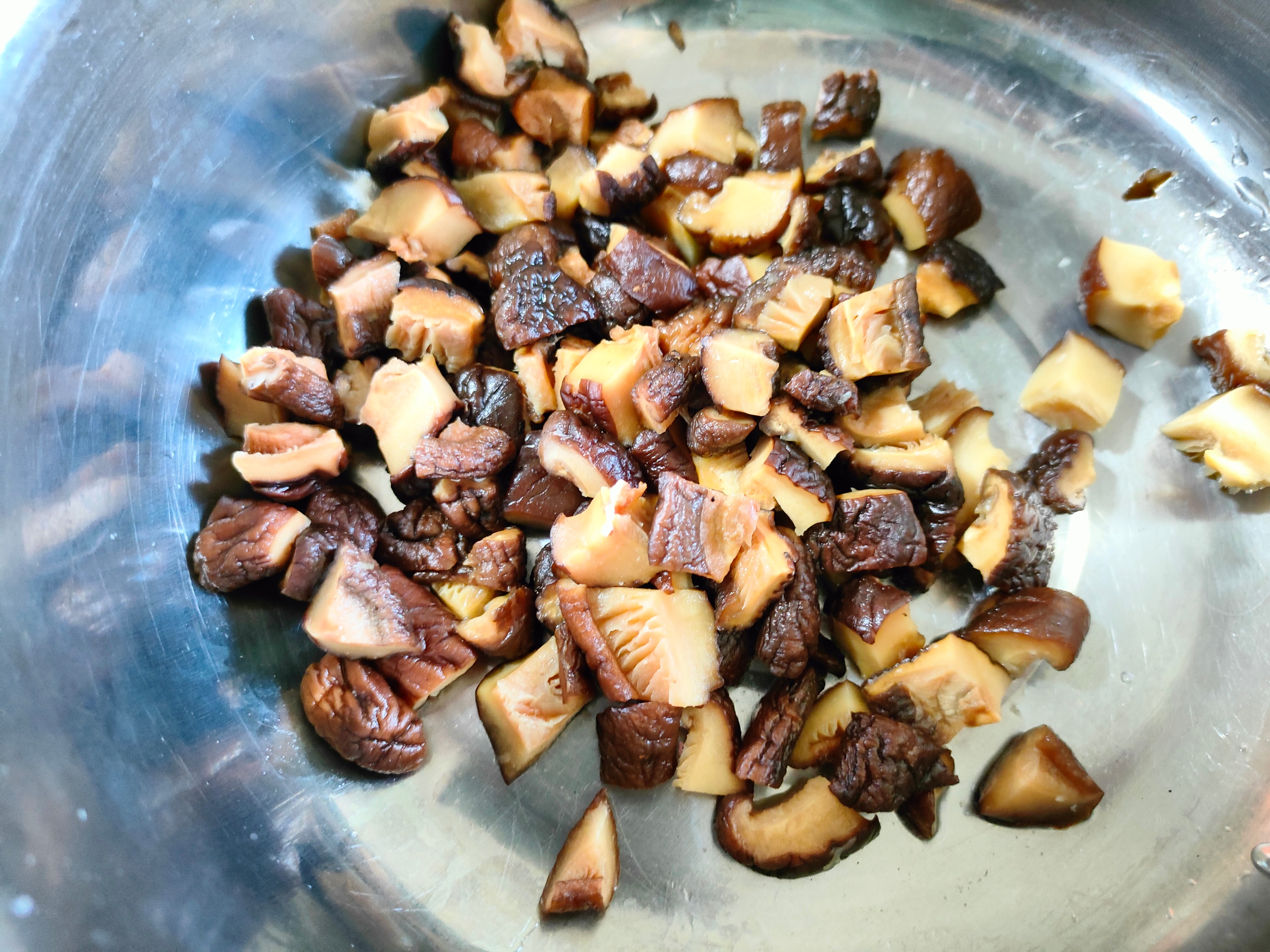 立夏了,这肉酱可以多做点,一周都不坏,拌面、拌饭夹馒头可香了