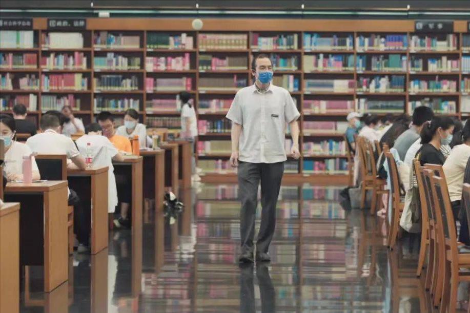 图书管理员真实收入,曾经月入百万现在做图书管理员