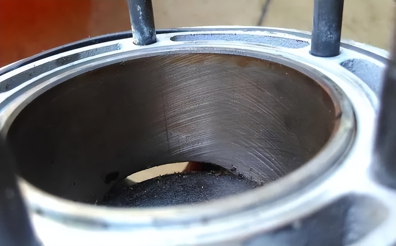 汽车气缸是怎么回事,汽车气缸磨损的原因和处理方法