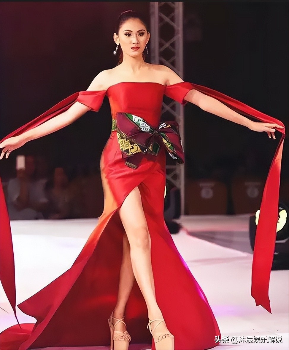 23岁貌美空姐在酒店离奇暴毙,23岁网红空姐酒店浴缸内身亡