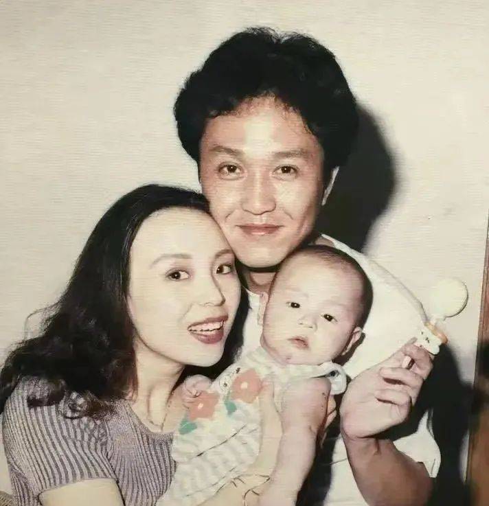 老演员整容脸变形,老年人整容前后照片