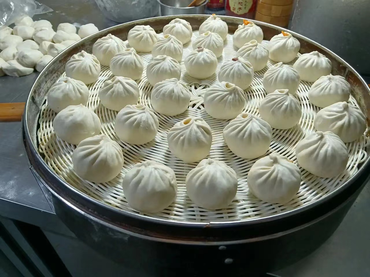 我，50岁老太太，21年投了2万，在深圳开包子店，2年时间赚了63万