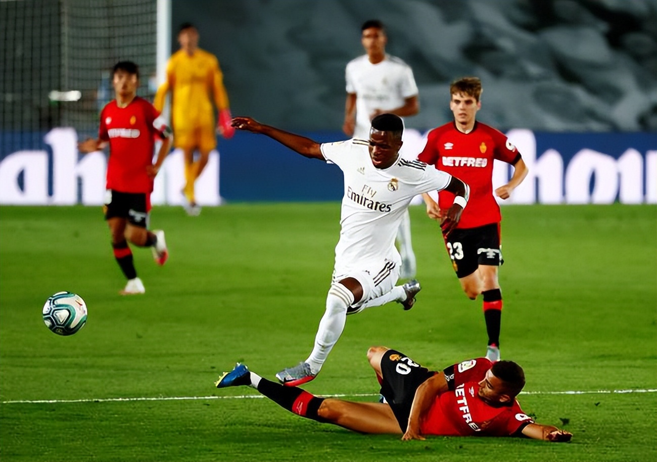 周六足球精彩回放,周六足球比赛实况