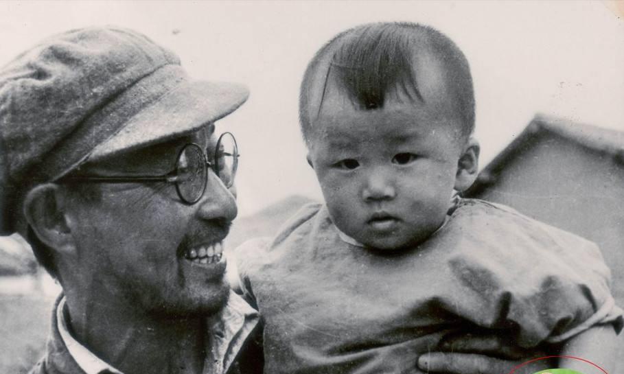 55年新军装设计出现争议，陈赓一句话逗笑全场，叶帅：你这个家伙