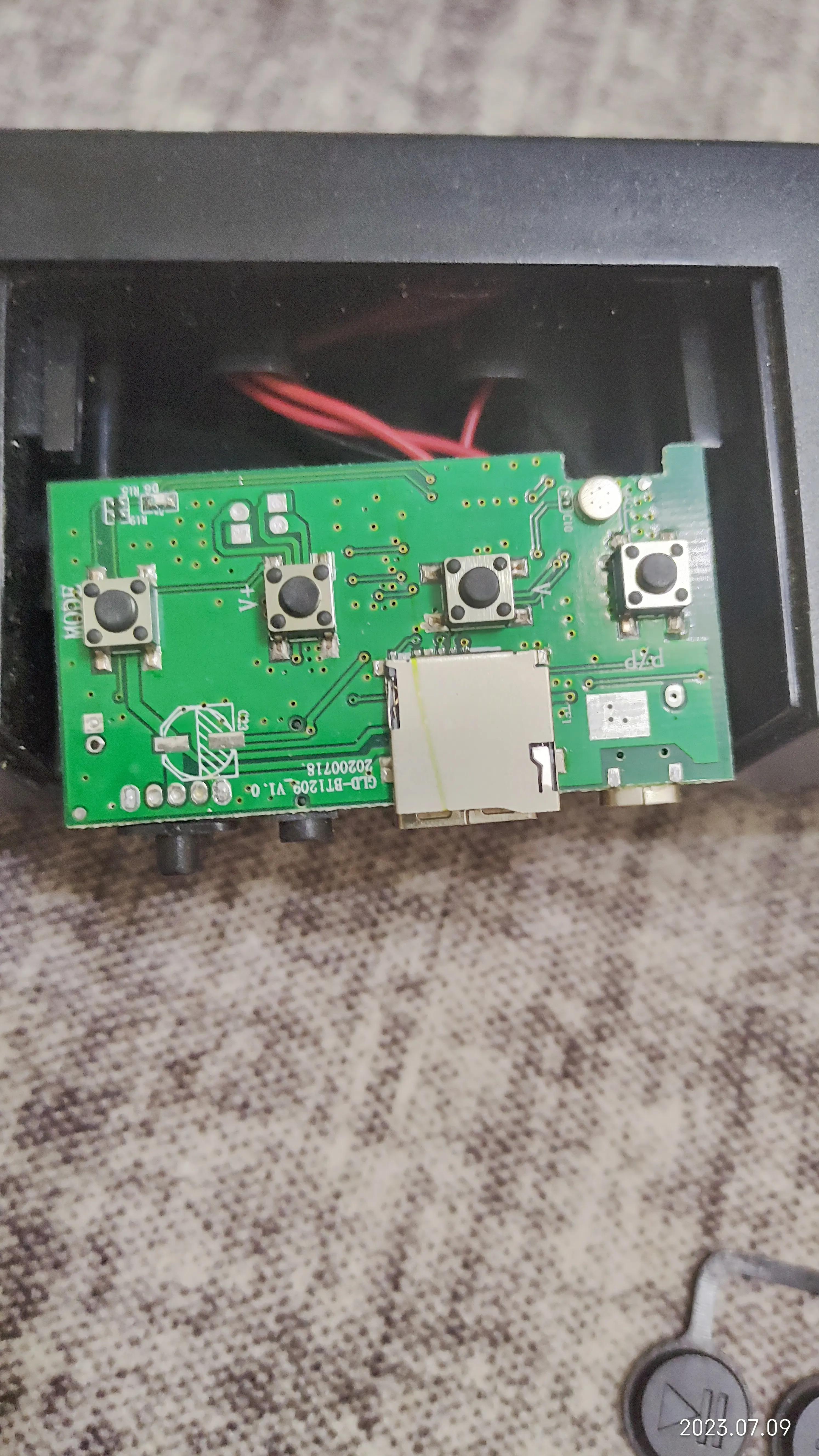 拆解各种小蓝牙音箱,时钟蓝牙音箱拆解