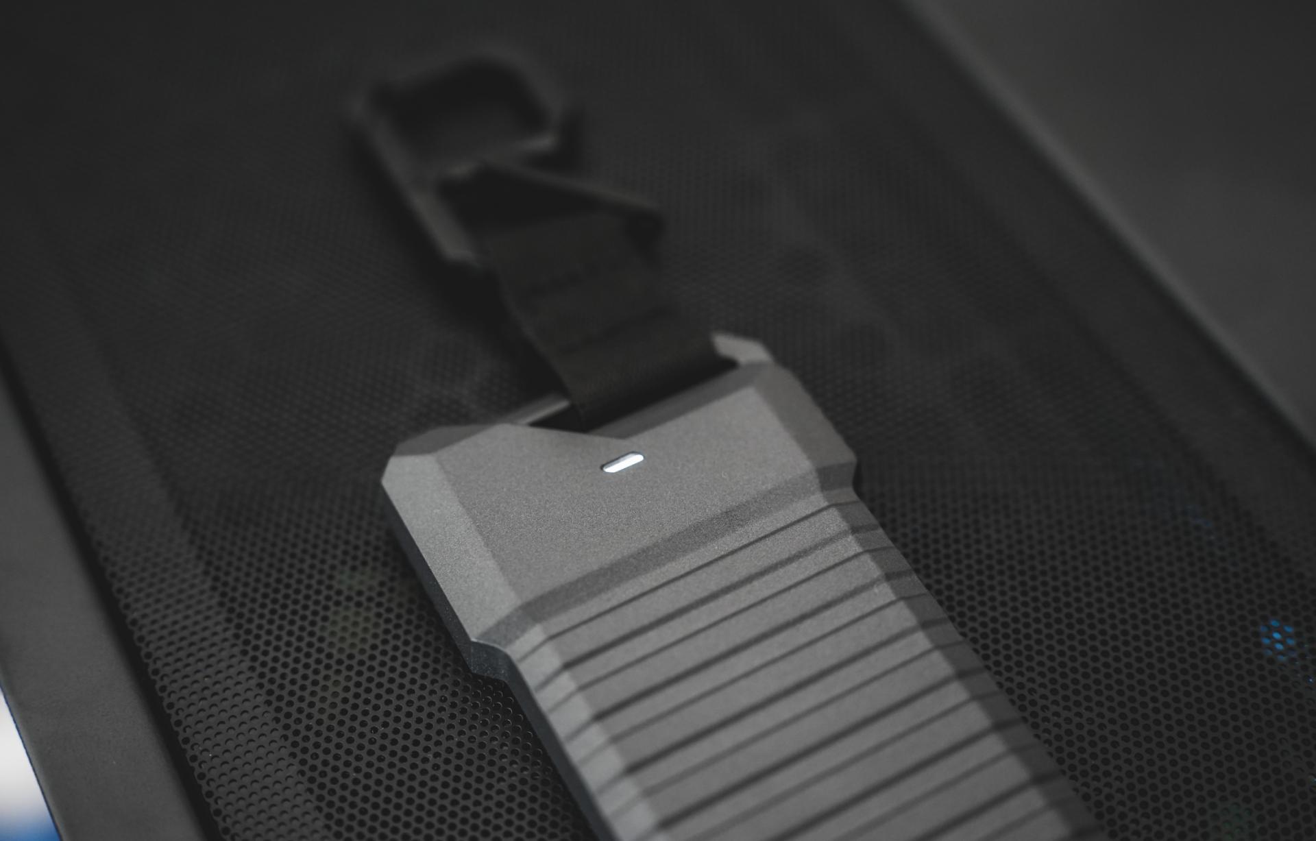 华硕tuf铠甲移动硬盘盒,华硕tuf硬盘盒搭配哪款硬盘