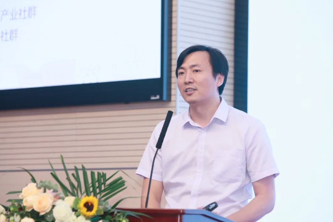 2023年“暾耀金陵”经管论坛暨*京大南**学商学院2024MBA隆重举行