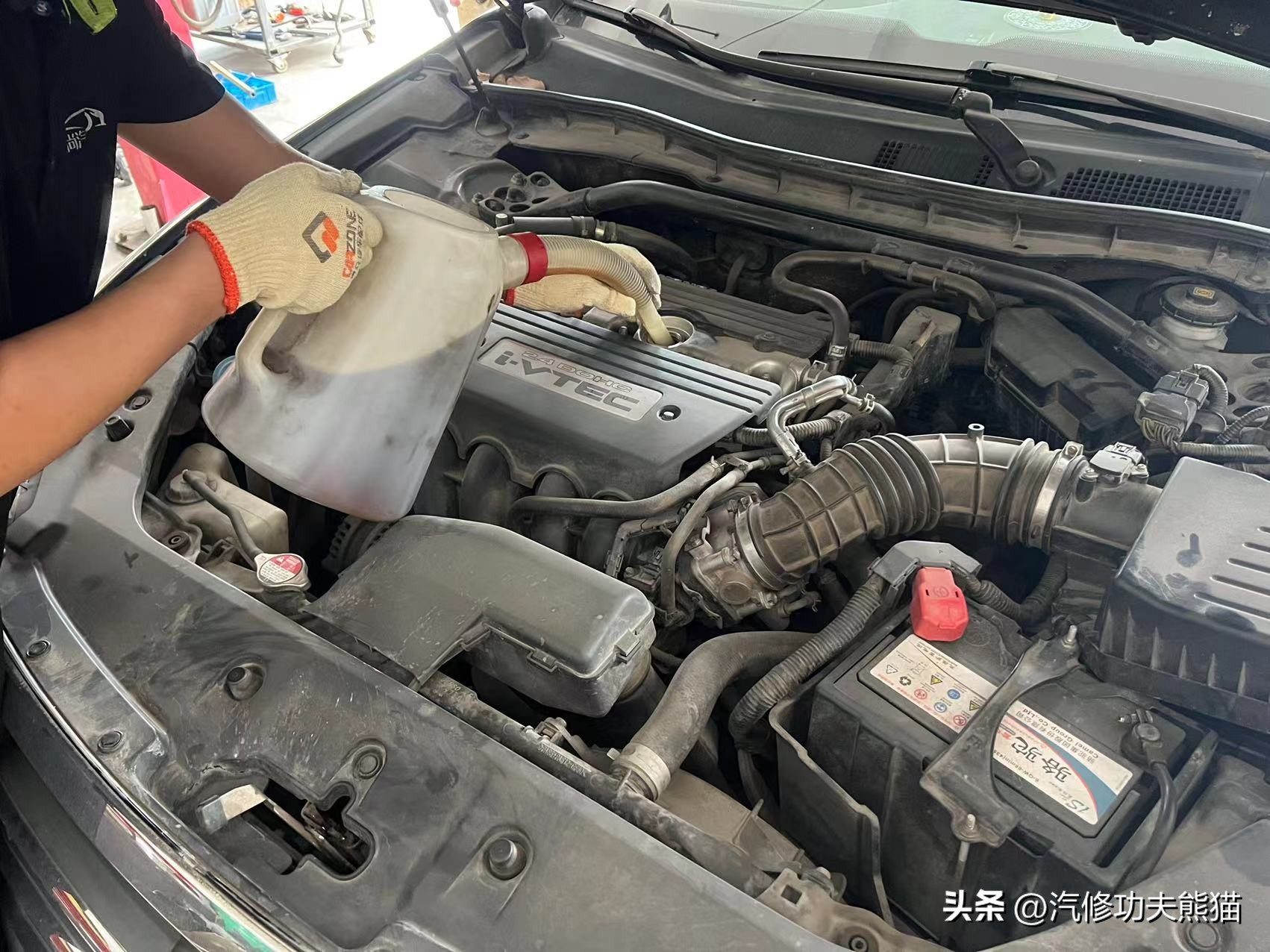 简单的给车做个保养,如何给车做保养视频