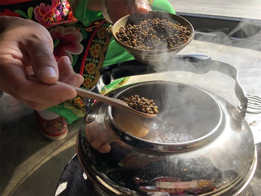 大理白族三道茶:喝出一苦二甜三回味的人生滋味