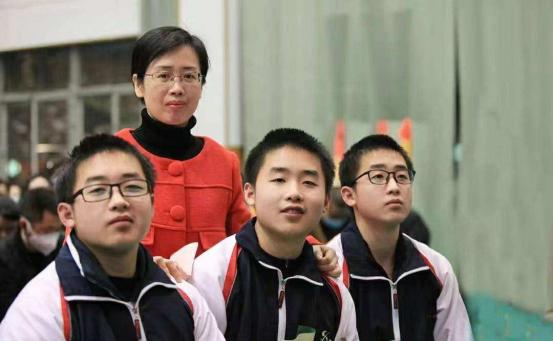 赵振兴664分！赵振中674分！赵振华654分，一门三杰