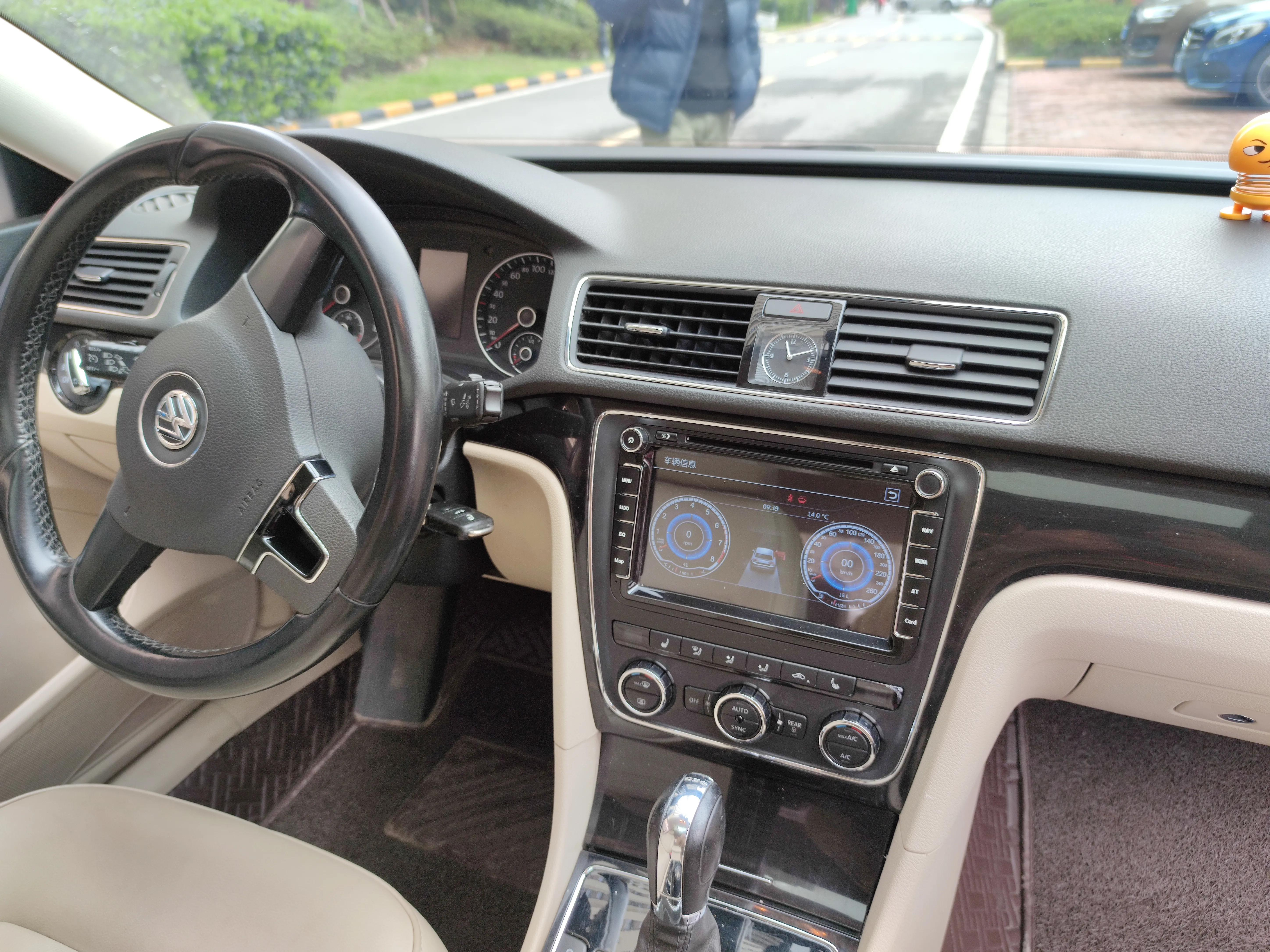 8年的爱丽舍怎么样,12年的帕萨特油耗多少