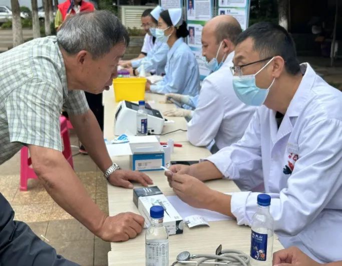 医院关爱男性健康公益活动,关爱女性健康两癌筛查活动宣传