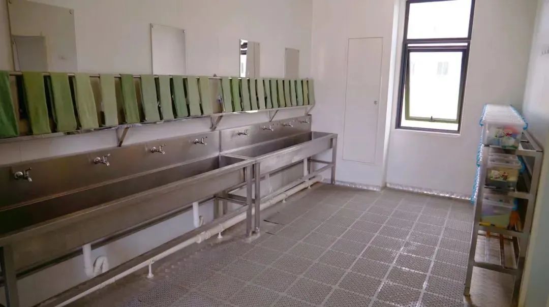 鎴橀噹瑁呭,瑙ｆ斁鍐涘叺鍝ュ摜璇曞悆鏂板瀷鍗曞叺鍙ｇ伯