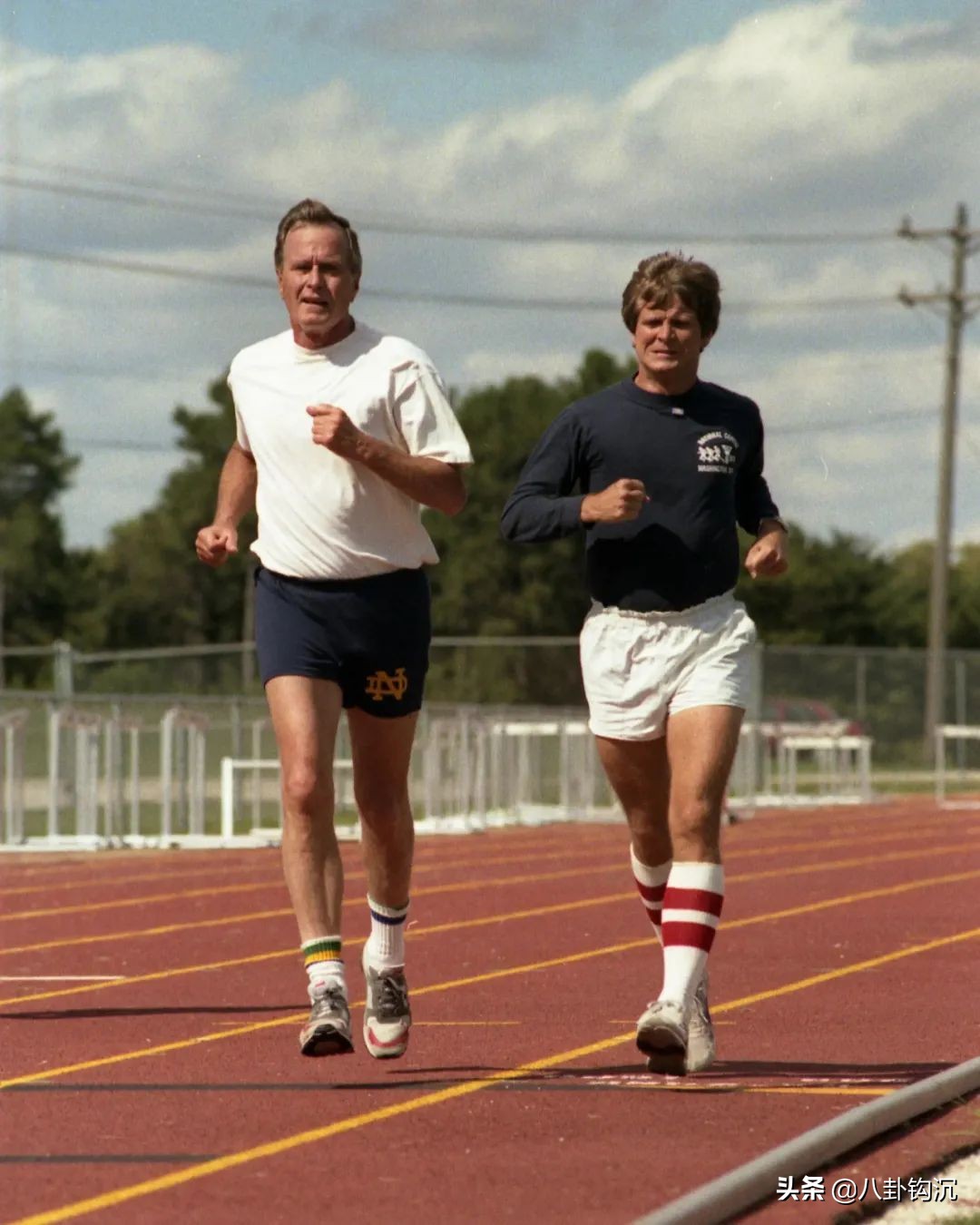 他打造了美国政治史最脏竞选，却被命运掐断了脖子