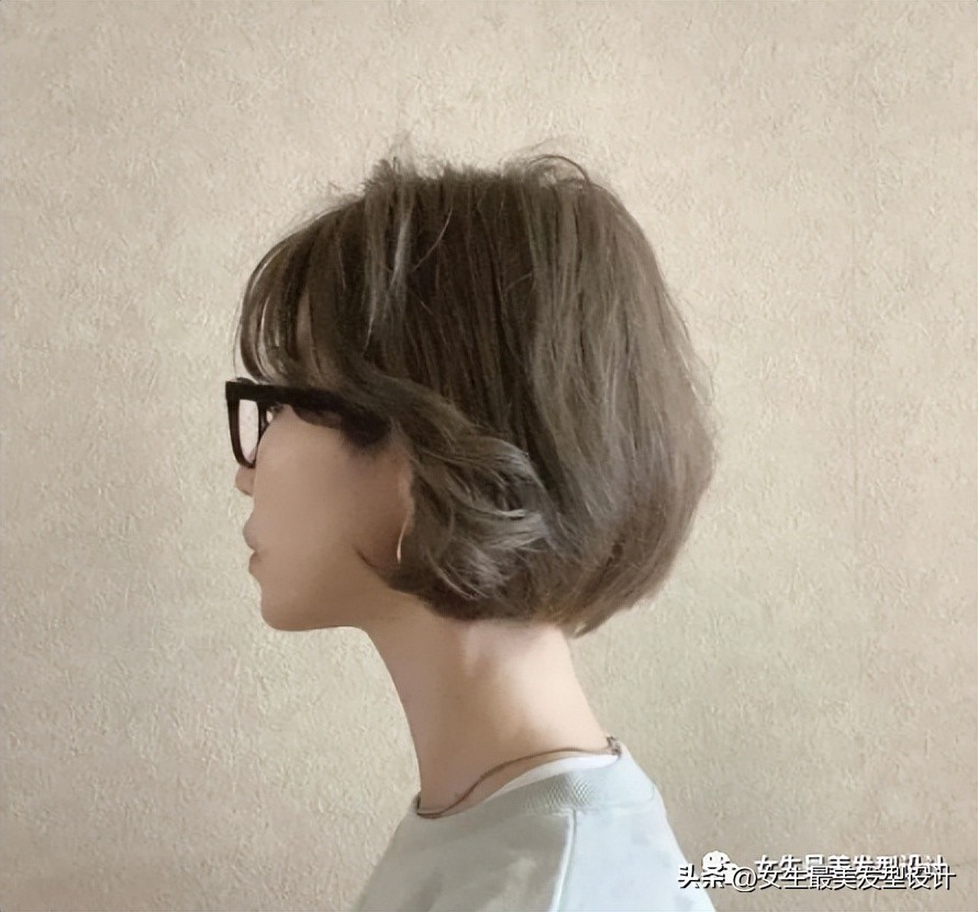 烫短发内扣的步骤,烫外翻内扣卷发教程短发