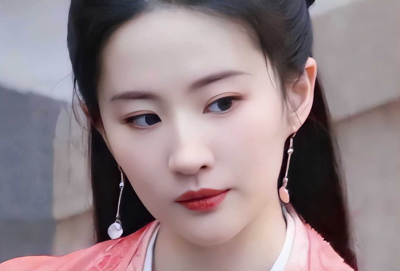 刘亦菲豪气送奢侈品,对自己却将抠门进行到底!她对自己有多抠?