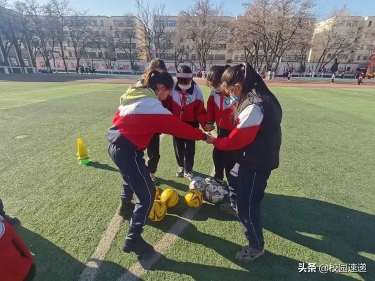 石嘴山市第二十一小学校园足球以“球”育人做“足”特色