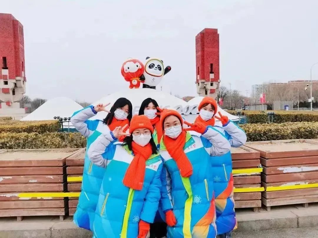 你的出现惊艳了时光温柔了岁月,一个惊艳了时光一个温柔了岁月