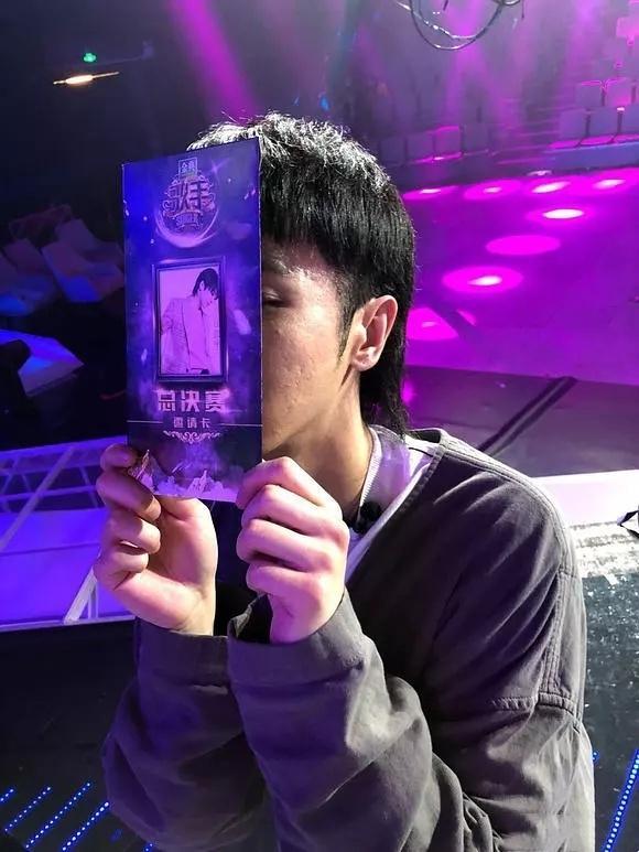 华晨宇下颌骨角度,华晨宇削下颌骨了吗