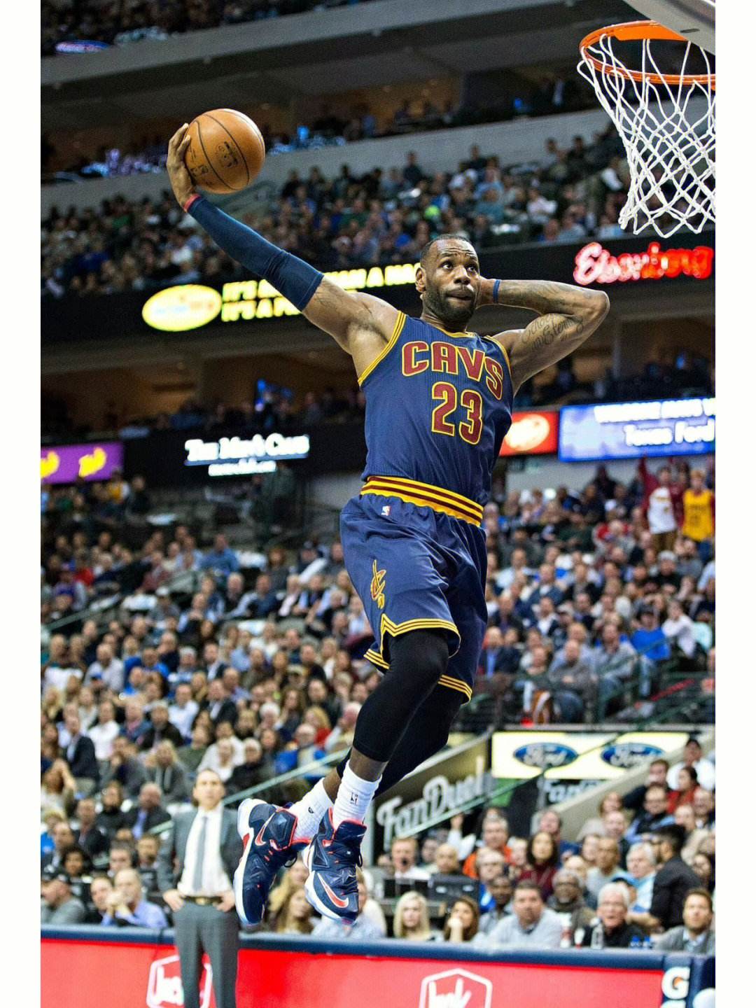 nba克利夫兰骑士大战凯尔特人,克利夫兰骑士队18年夺冠回顾