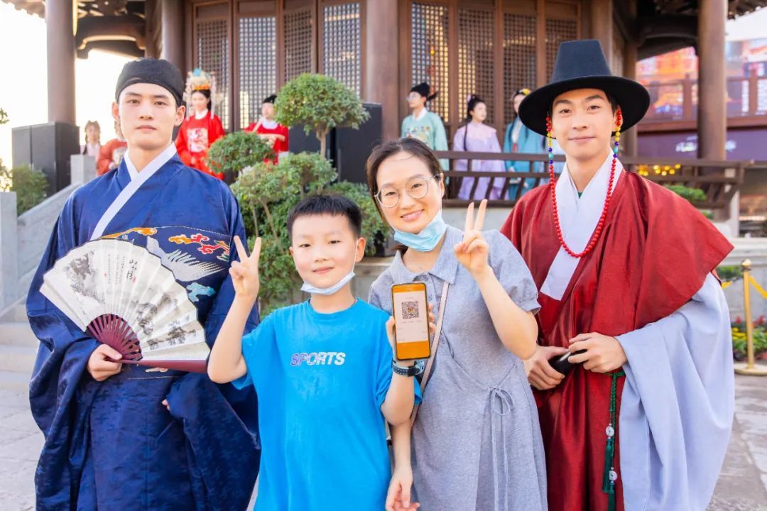 黄山风景屯溪老街,夜游黄山屯溪老街一角